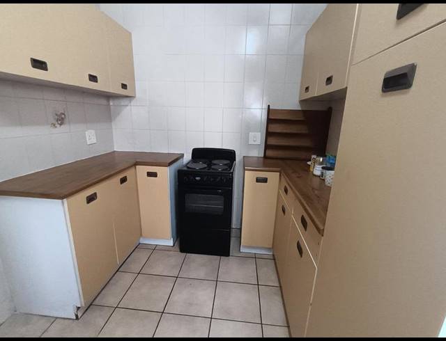 2 BEDROOM TOWNHOUSE FOR SALE IN WYCHWOOD